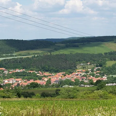 Menany - Karlstejn *